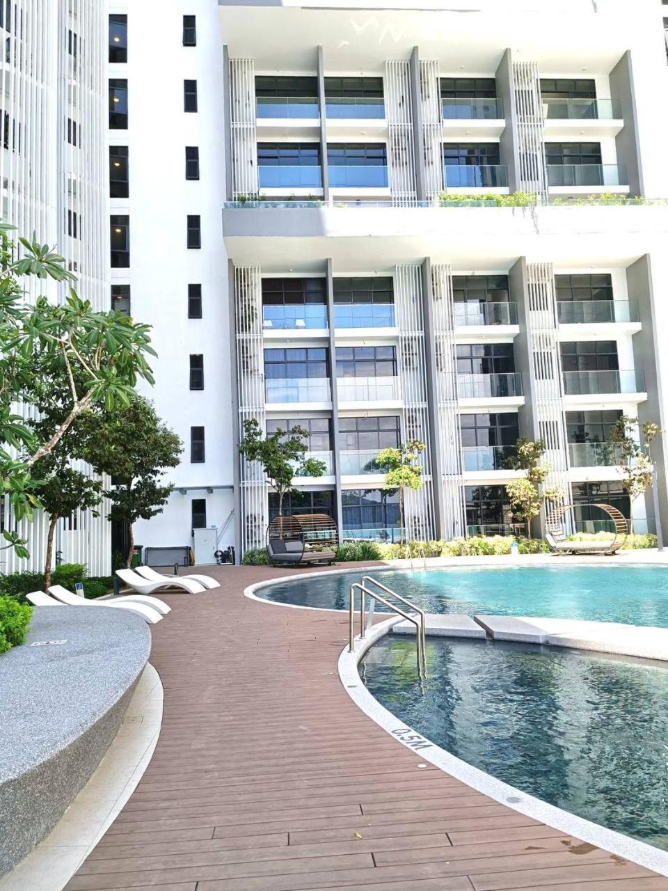 Covesign Suite, The Shore Kota Kinabalu Exterior foto